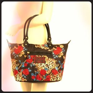 ✨NWT✨Betsy Johnson Satchel Rosey mix up🌹🌹