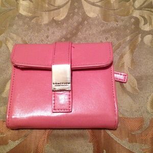 Kenneth Cole Pink Wallet