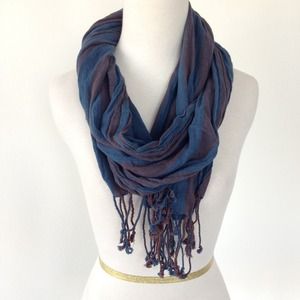 ⭐️HOST PICK⭐️Original Penguin striped fringe scarf