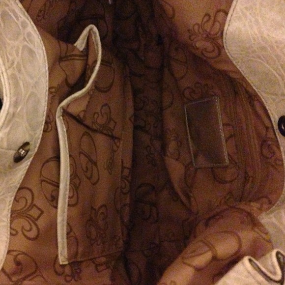 White Handbag - Picture 3 of 3