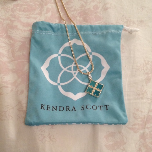 NWOT Kendra Scott necklace - Picture 1 of 4