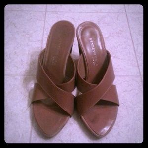 Kenneth Cole 3 inch slip ons!!! Like new!