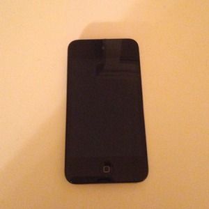 8 GB iPod touch 4th generation