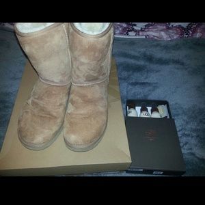 UGGS size 10