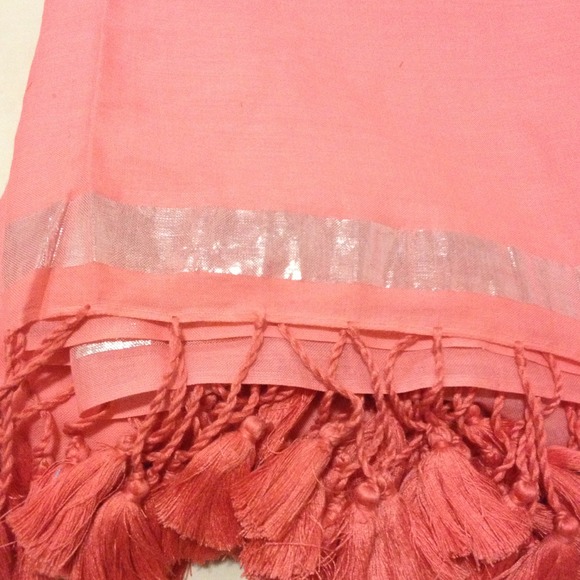 🚫bundled🚫NWT BCBG Large Coral Wrap - Picture 4 of 4