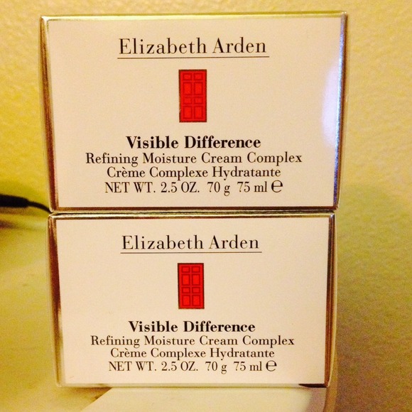Elizabeth Arden Refining Moisture Cream Complex. - Picture 2 of 3