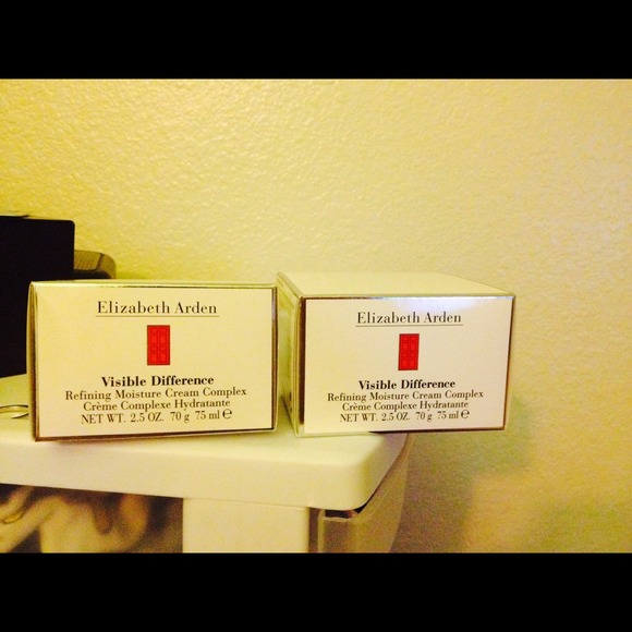 Elizabeth Arden Refining Moisture Cream Complex. - Picture 3 of 3