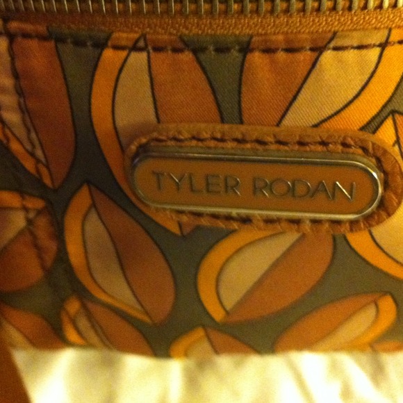 Purse - Picture 2 of 4