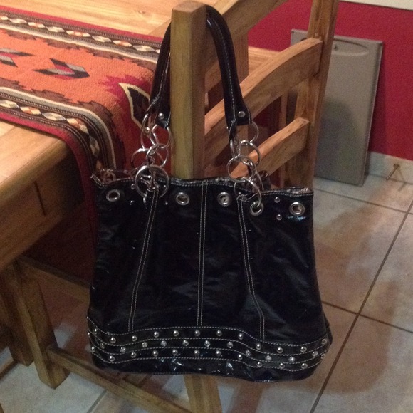 Black shoulder bag