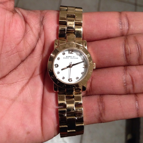 marc jacobs small watch