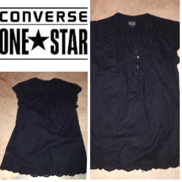 Converse one star lace top. Medium