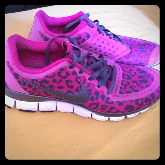 Nike free 5.0 leopard pink