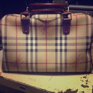 Burberry purse