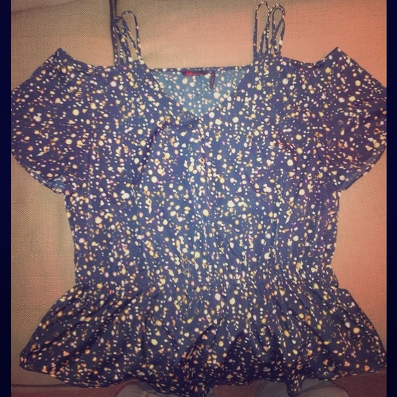 💝Adorable off the shoulder top