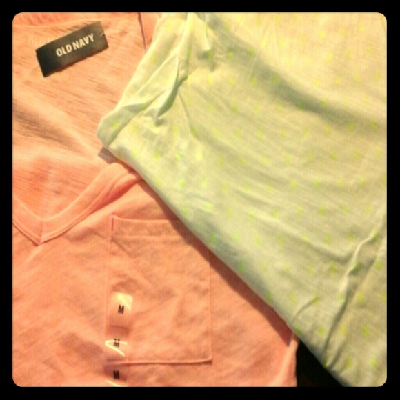 Old Navy Tops - 2 old Navy T's