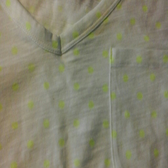 2 old Navy T's - Picture 2 of 3