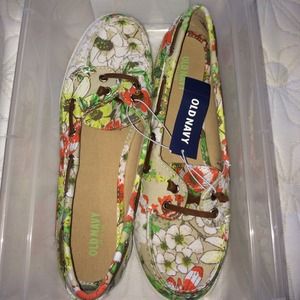 Old navy slip on. NWT