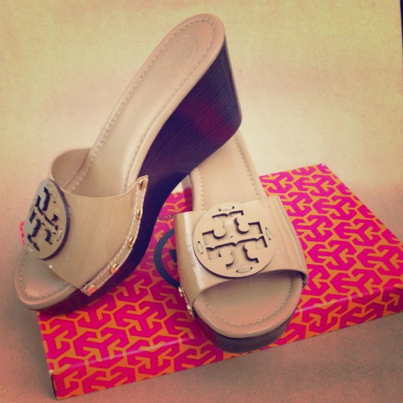 SOLD Tory Burch Wedges Size 6