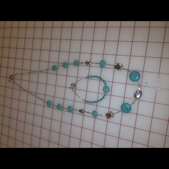 Set necklace & bracelet.