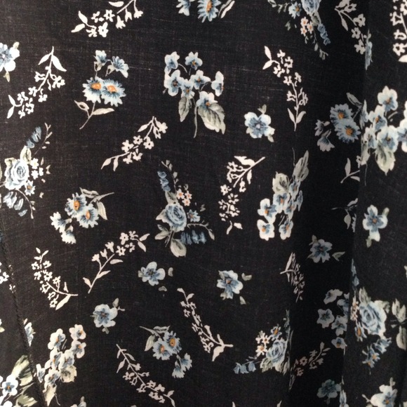 Brandy Melville Long Floral Kimono - Picture 3 of 3