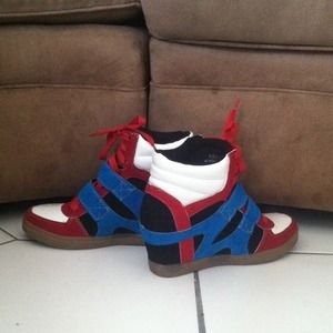 N.Y.L.A "Blinder" Wedge Sneaker in Multi Blue