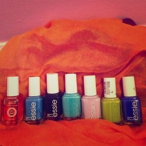 6Essie polishes+1Essie Cuticle oil