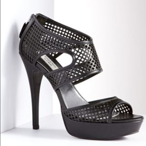 Vera wang heels size 9