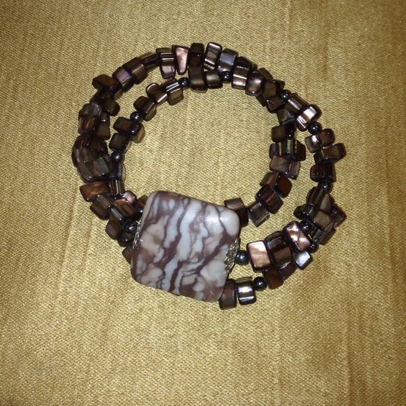 Memory wire bracelet. - Picture 2 of 3