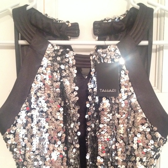 Dress - Picture 4 of 4