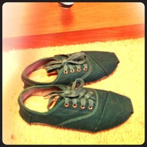 Brand New Toms Cordones.