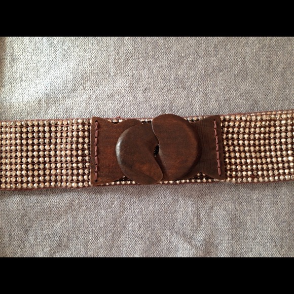 Wooden clasp beaded belt - Picture 2 of 3