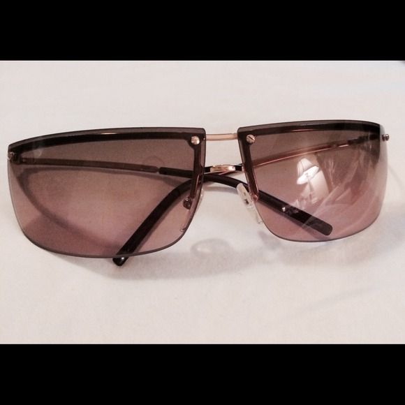 SOLD 100% Authentic Gucci sunglasses.