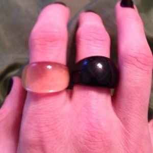 Black and yellow plastic rings