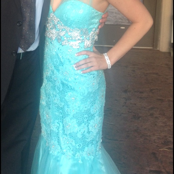 JOVANI PROM DRESS - Picture 4 of 4