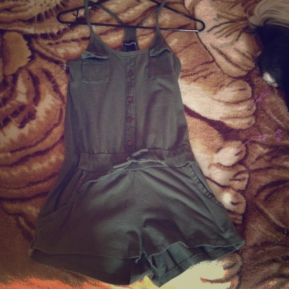 Dark green romper !! - Picture 1 of 1