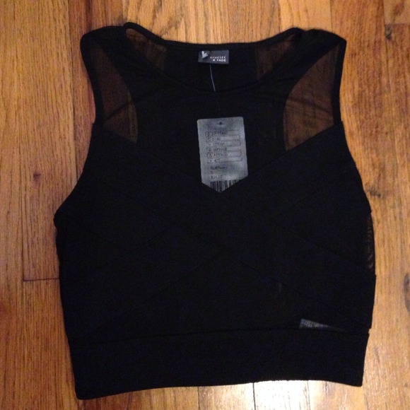 🚫SOLD🚫 UO cropped mesh cutout top