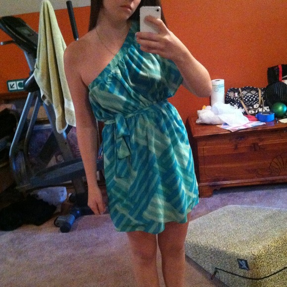 **Sold in Bundle**Forever 21 Shoulder Dress - Picture 4 of 4