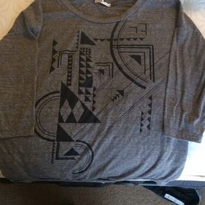 Sweat shirt with 3/4 sleeves