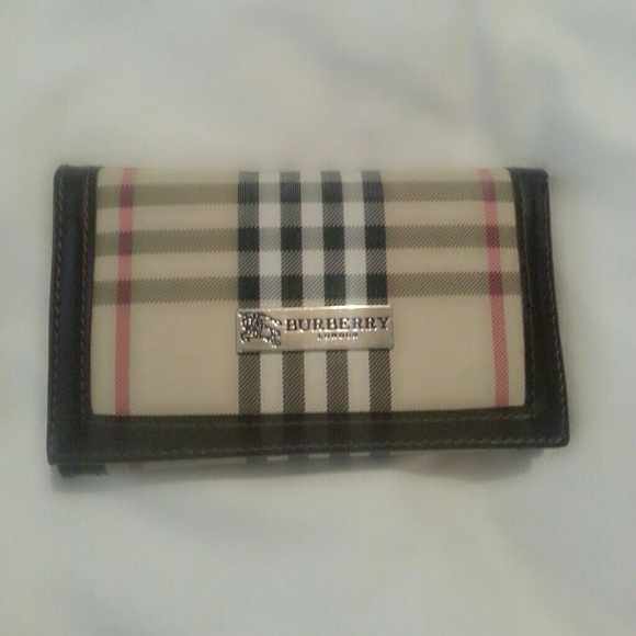 *on hold* Burberry wallet