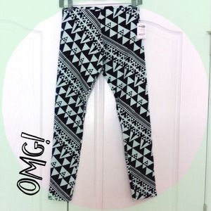 Charlotte Russe Pants - Aztec Print Leggings Charlotte Russe Pants - Aztec Print Leggings