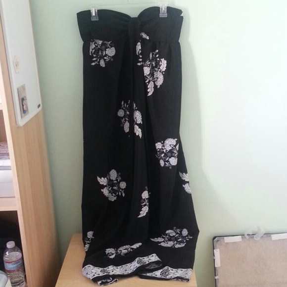☆REDUCED☆ Halter Black and White Floral Maxi Dress