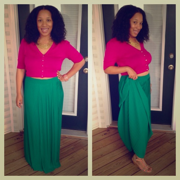 Pleated maxi skirt: size L
