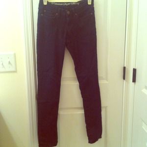 Super skinny low rise jeans. Dark wash.