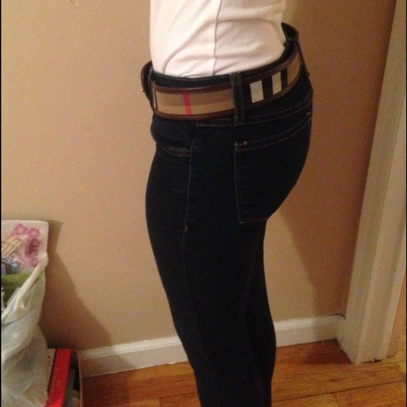 SOLD: AUTHENTIC BURBERRY BELT - Picture 3 of 4