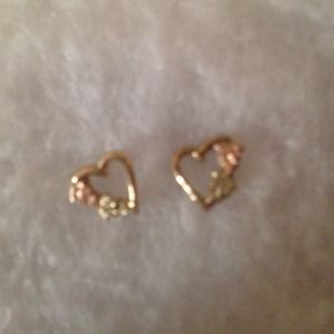 Black hills gold heart earrings