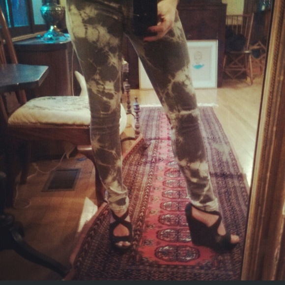 J Brand low rise skinny in Cult - Picture 3 of 4