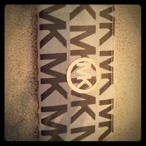 Micheal Kors wallet