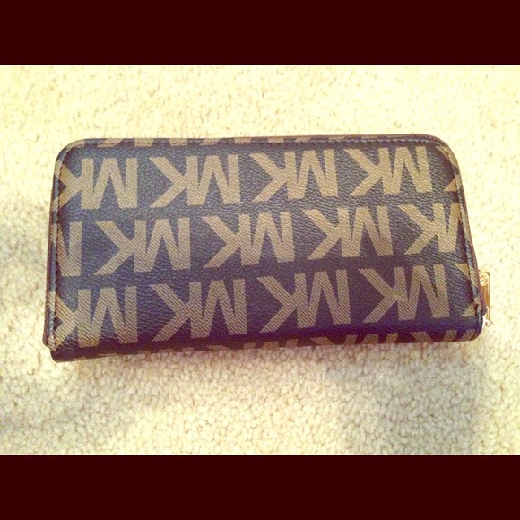 Micheal Kors wallet