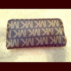 Micheal Kors wallet