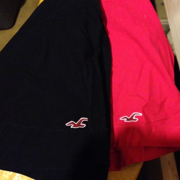 ✖️SOLD✖️. 2 hollister skirts. Navy blue and pink.